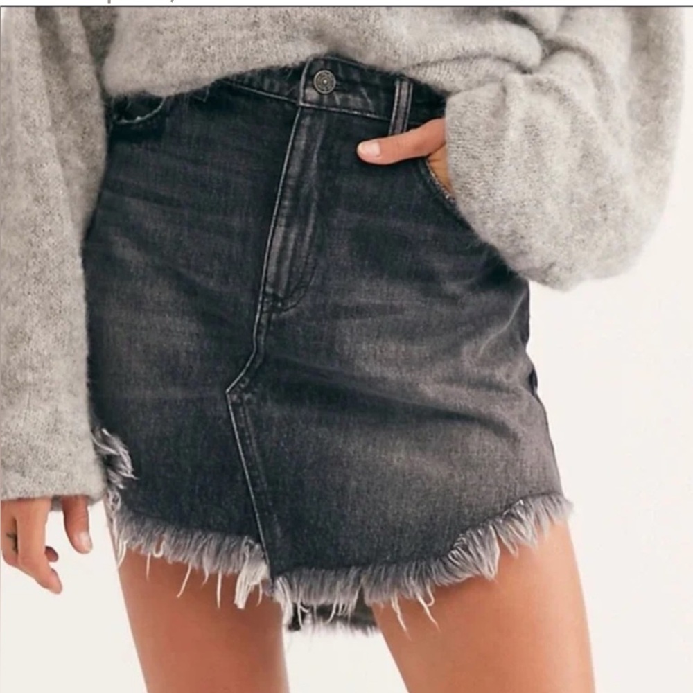 NWOT🩵 FREE PEOPLE We The Free Bailey Fringe Hem Mini Skirt Maverick